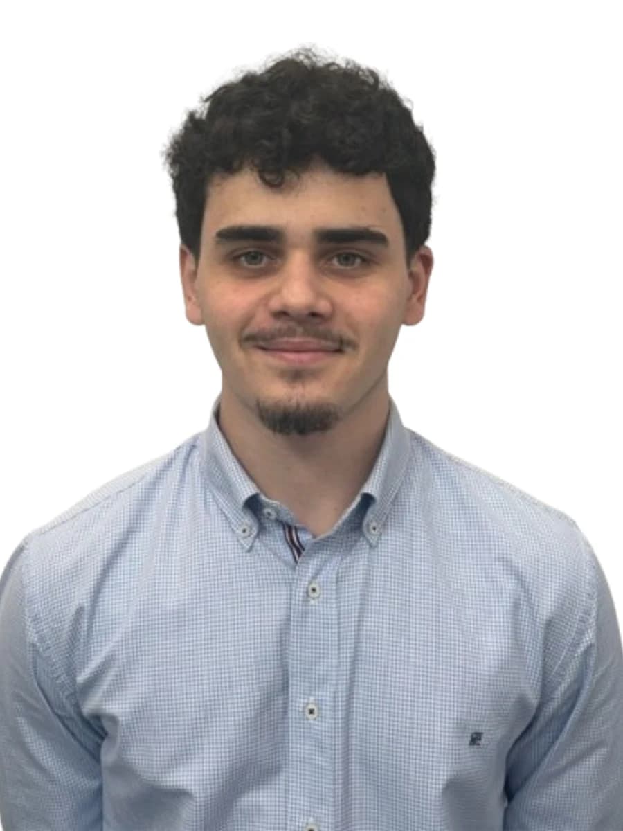 Hugo Salgado, Fundador i responsable d'operacions